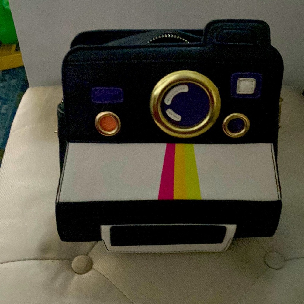 EAM Forever  novelty camera purse cross body bag 9inches